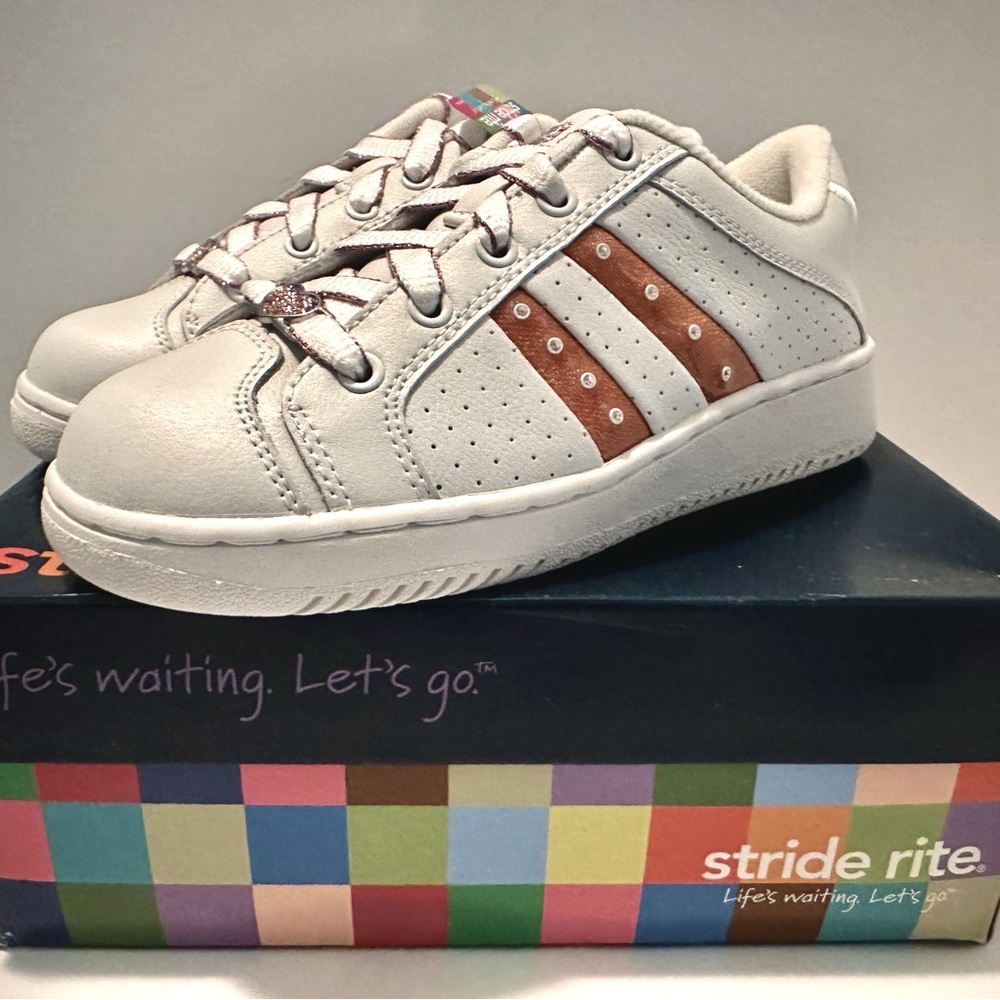 BNWB/BNWT GIRLS’ STRIDE RITE GABI WHITE/PINK LEATHER SNEAKERS SIZE 1 1/2 MEDIUM